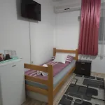 Nana Bed & Breakfast 4*
