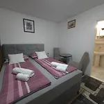 Nana Bed & Breakfast