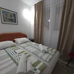 Bed & Breakfast Nana 4*