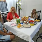 Nana 4*