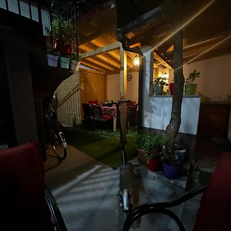 Nana Bed and Breakfast 3*