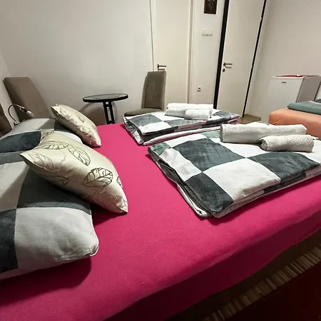 Nana Bed and Breakfast 3*