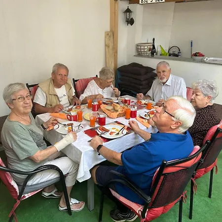 娜娜旅馆 住宿加早餐酒店 莫斯塔尔
