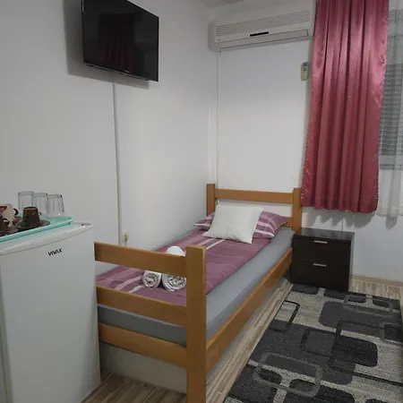 Nana فندق مبيت وإفطار 4*