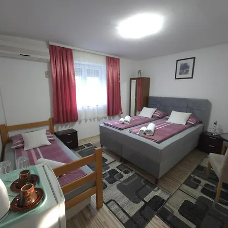 Oda ve Kahvaltı Nana