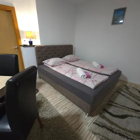 Nana 4* موستار