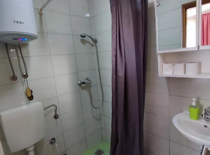 Bed & Breakfast Nana 4*