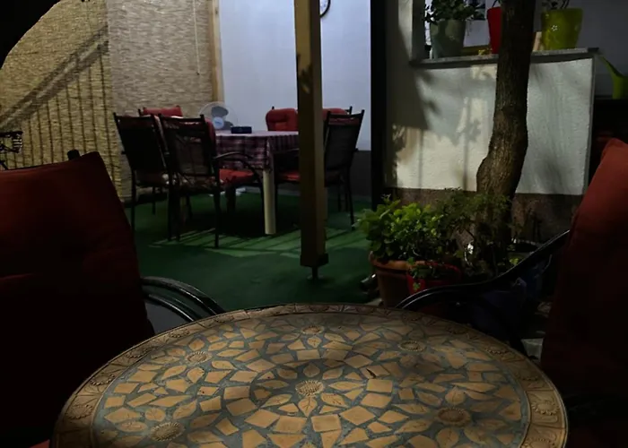 Nana לינה וארוחת בוקר 4*