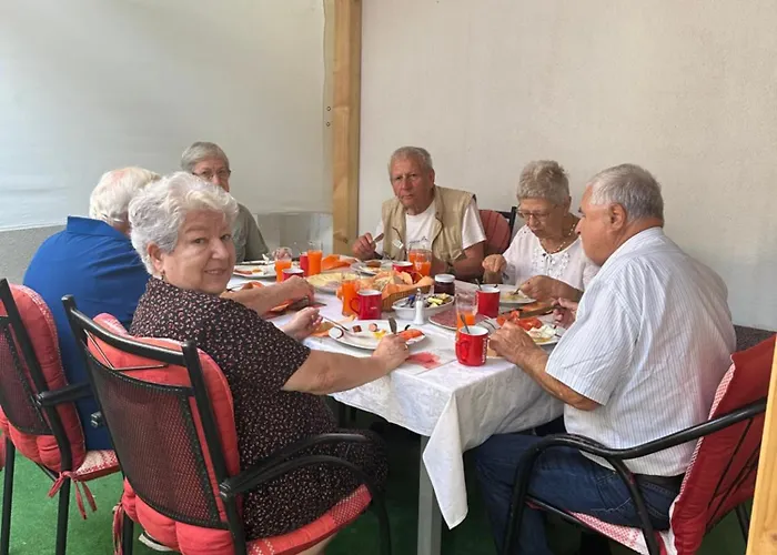 Nana לינה וארוחת בוקר