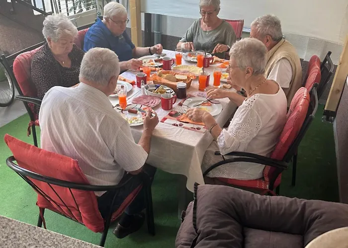 Nana לינה וארוחת בוקר 4*