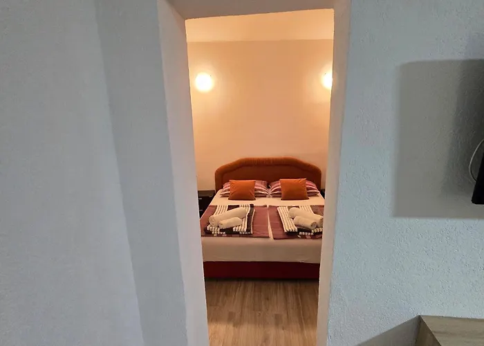 Nana Bed & Breakfast 4*