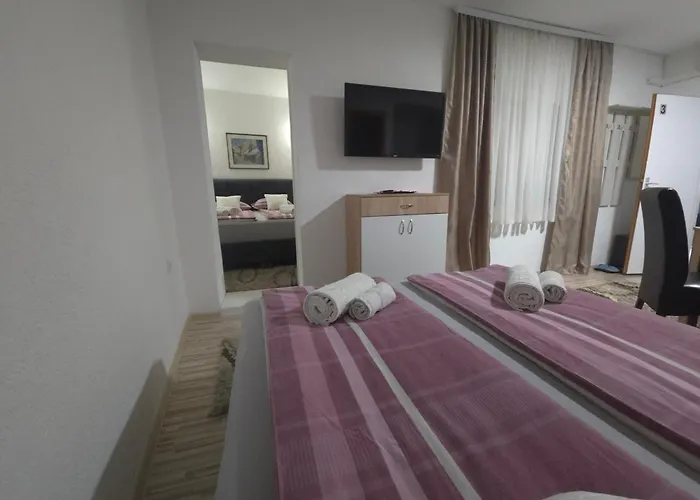 Nana לינה וארוחת בוקר